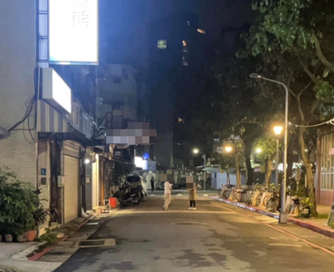 影片经曝光，网友纷纷涌入该火锅店Google狂刷1星以表怒意。（图／翻摄自脸书《爆料公社二社》）