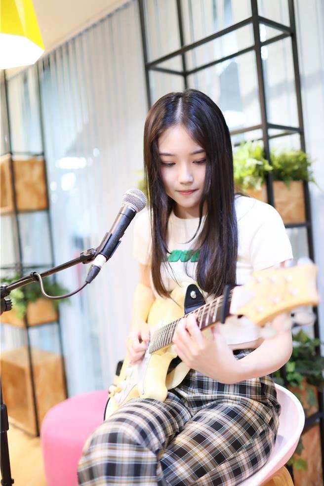 Bettii 杯缇日前获邀到KKBOX演出。（时大音乐提供）