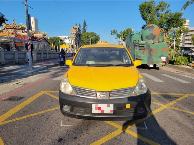 闯祸的小黄司机恐遭重罚36000元外加吊扣驾照1年。(图／警方提供)