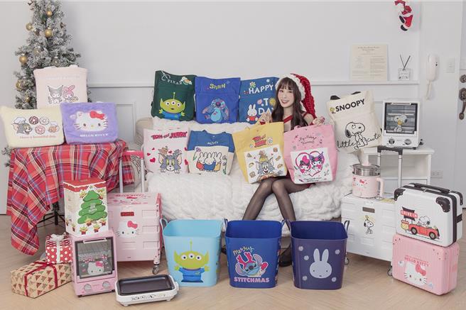 7-11也联手7大人气肖像推圣诞福袋，萌趣又实用的好物适合作为交换礼物。（7-11提供／朱世凯台北传真）