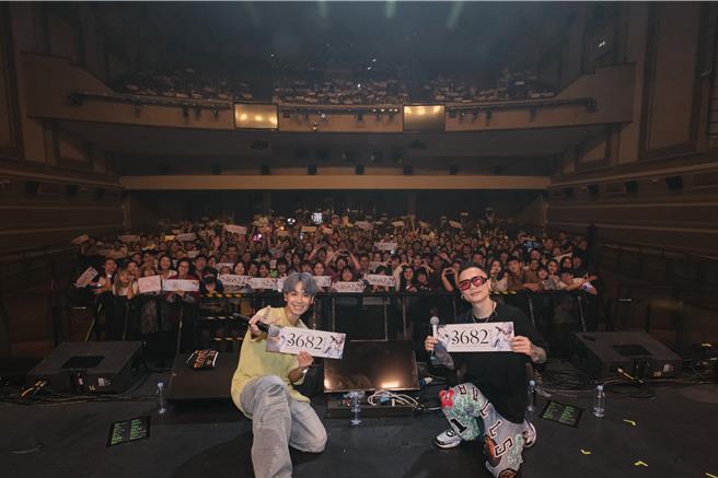 GX男友力大爆发，首场演唱会新加坡Capitol Theatre甜溺登场。（相信音乐提供）