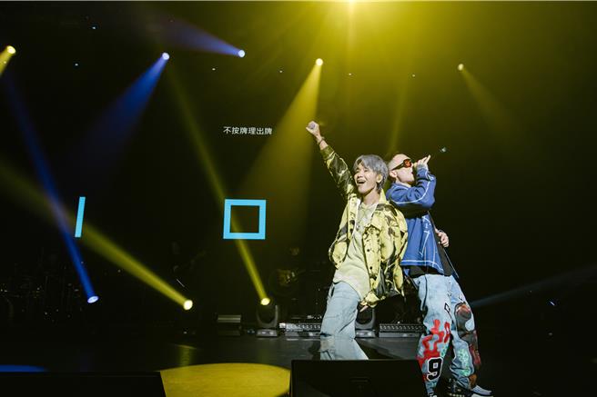 GX男友力大爆发，首场演唱会新加坡Capitol Theatre甜溺登场。（相信音乐提供）