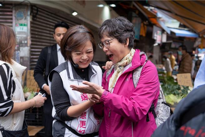 针对民眾党台中市立委参选人蔡壁如（右）在政论节目中直言「柯文哲知道误差范围就是正负3％」一事，当时也参与该场政论节目的国民党立委参选人游淑慧（左）也还原当时情况，直言「这段谈话只是证明一件事，真的没有人用统计学专业落差想要框骗柯主席。」（摘自游淑慧脸书／丁上程台北传真）