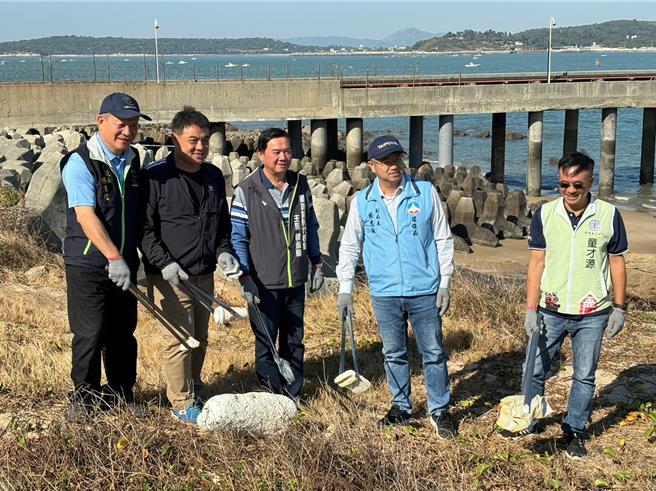 台电公司净滩活动迄今已30年，期藉由实际参与唤起社会大眾对环境保护之重视。（图／塔山发电厂提供）