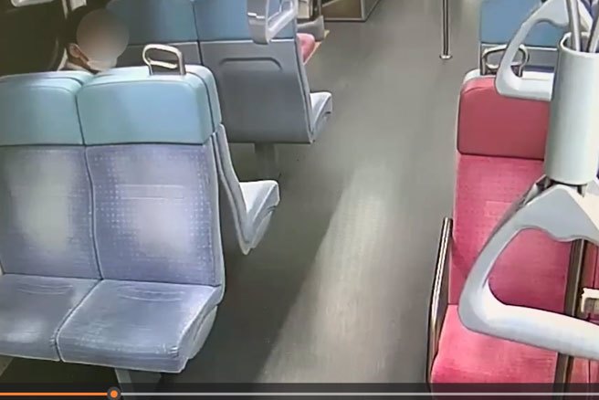 台铁列车深夜惊见手枪侠！边套弄边看女乘客 竟辩是搔痒。（记者提供）