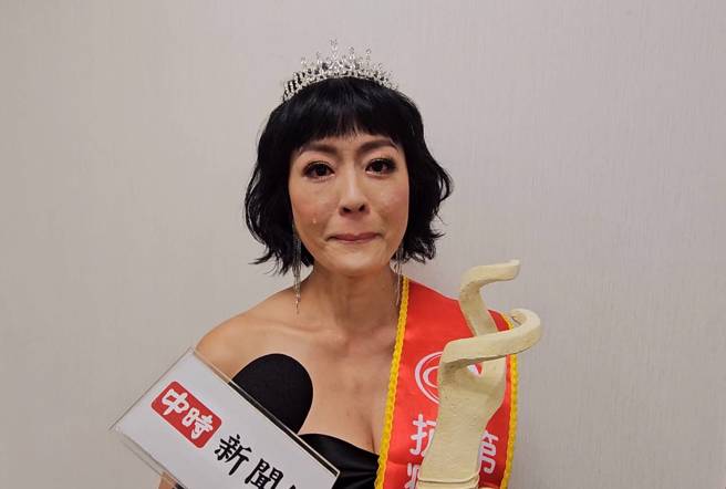 唐玲谈及抗癌之路妹妹相伴，难过落泪。(游定刚拍摄)