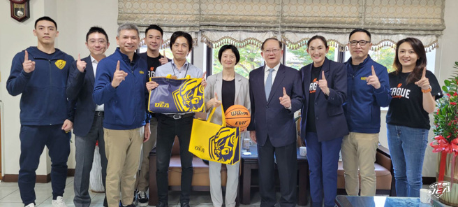 篮协、T1联盟及新北中信特攻拜会新北地检署。（图／中华民国篮球协会提供）