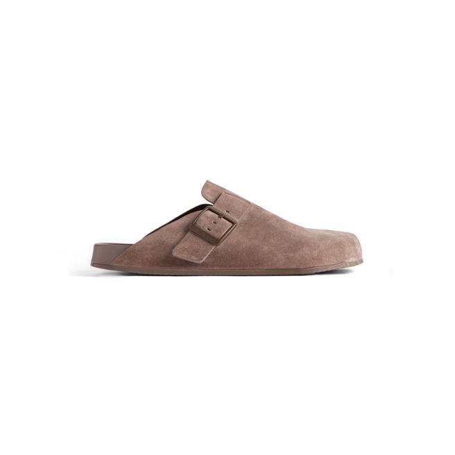 .Balenciaga MEN’S SUNDAY MULE IN BROWN，2万6300元。（Balenciaga提供/林欣仪台北传真）