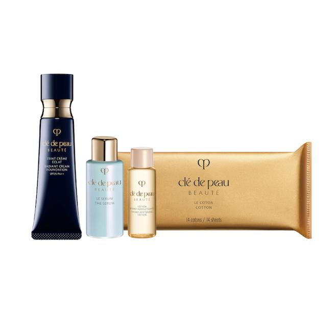 新光三越新柜肌肤之钥推出多组独家组合，丝光瓶单品组 推荐价4200元。（新光三越提供）