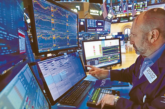 据美银最新统计，过去一周投资级与非投资级债持续迎来资金净流入，其中非投资级债单周净流入29.8亿美元，与前周相同仍为债市中动能较强者。图／美联社