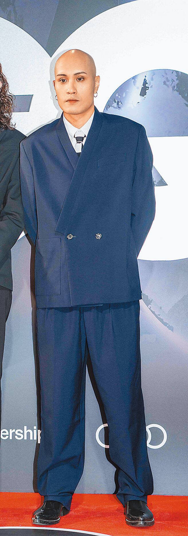 Yellow黄宣现身红毯，音乐才子风度翩翩超迷人。（石智中摄）