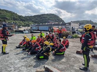 磯釣季來了！新北消防強化訓練 守護釣客平安