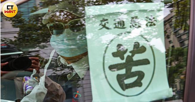 新的记点制上路后小黄、游览车驾驶认为太严苛，10月31日包围交通部，痛批恶法害苦职业驾驶们。（图／本刊资料照）