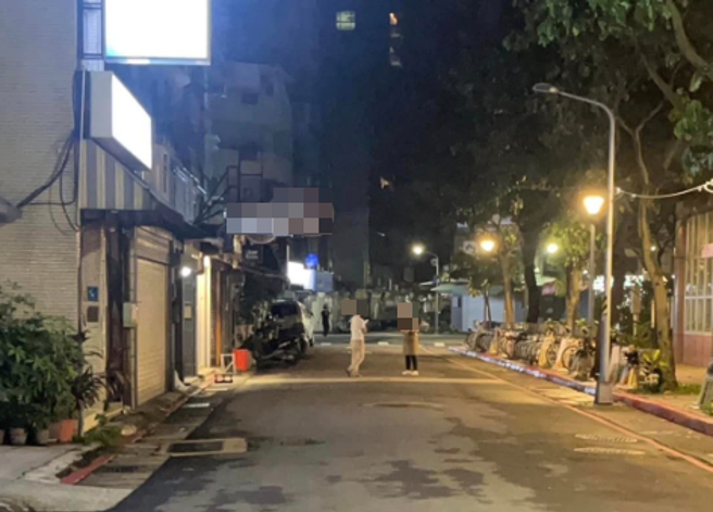 该名火锅店业者日前被目击民眾拍下连扇女员工3巴掌，影片事后流传网路，随即掀起热议。（图／翻摄自脸书《爆料公社二社》）