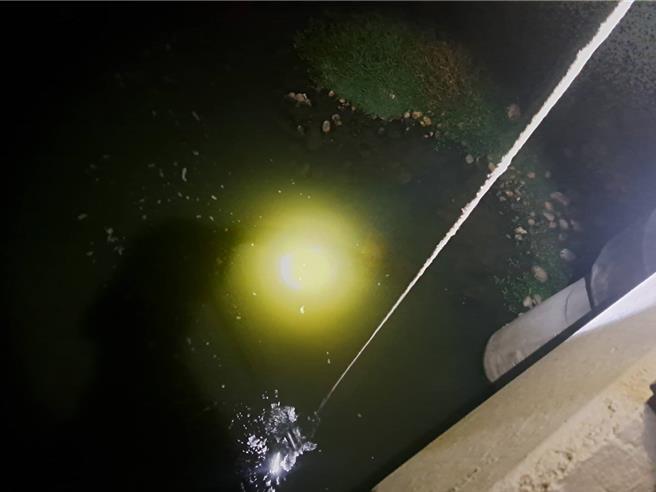 桃园、竹县交界处一间处理厨余与木材再利用的环保公司疑偷废水，造成当地臭气冲天引发民怨。（桃园市环保局提供／蔡明亘桃园传真）