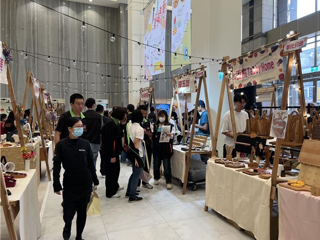 犯保協會11月22日至26日，於Big City遠東巨城舉辦馨生市集。（王惠慧攝）