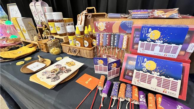 台南市盐水区有意麵等各式美食小吃，区公所和商圈结合在地业者举办嘉年华活动。（张毓翎摄）