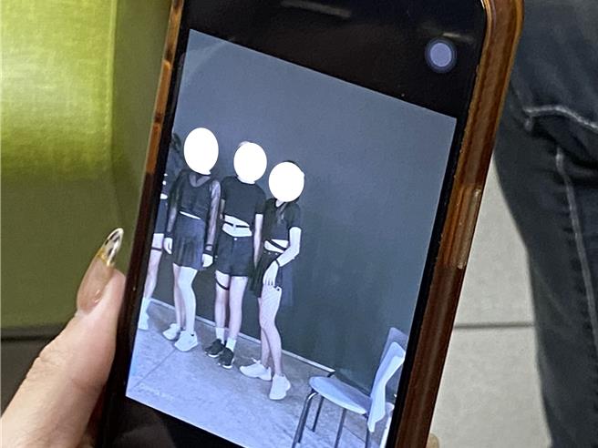 金门某国中陈姓代课老师长期以拍照为由，邀约热舞社女学生穿着「萝莉风」服装供其拍摄性感照遭控性骚扰案，金门地检署近日侦结并为不起诉处分。（受害学生家长提供／于家麒金门传真）