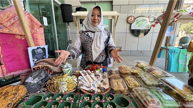 拾柒生活节异国文化摊位。(健行科大提供／吕筱蝉桃园传真)