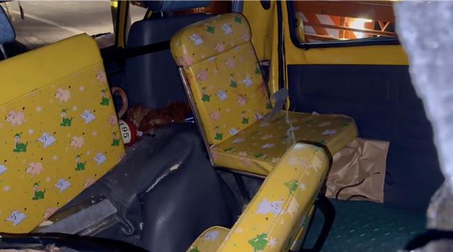 县府教育处表示，娃娃车确实没有规定要加装安全带，主要原因是若发生车祸等事故，幼童恐怕不懂如何解开安全带，反而造成其他更严重伤害，对此县议员曹嘉豪在脸书发文提出疑惑，引起许多网友热议。（民眾提供／吴建辉彰化传真）