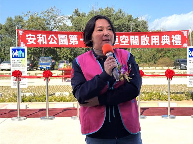 国民党金门籍立委陈玉珍致词时表示，她在中央为地区争取10多亿停车场预算，但被县府以一纸公文退回7亿多非常可惜。(于家麒摄)