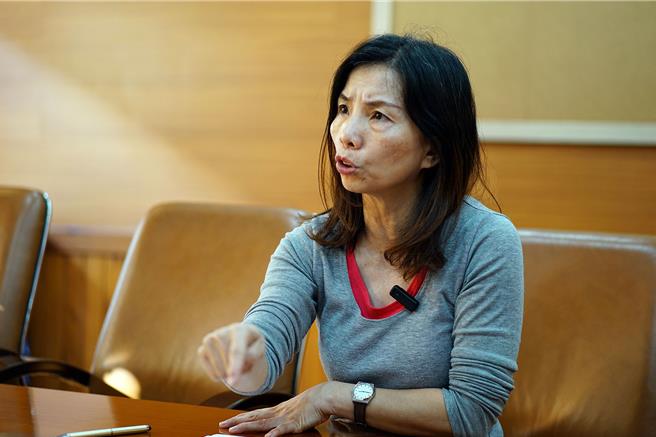 对于遭指滥用特权，民进党宜兰县议员林丽喊冤，指服务处是接获民眾陈情办理会勘，绝非特权谋私。（李忠一摄）