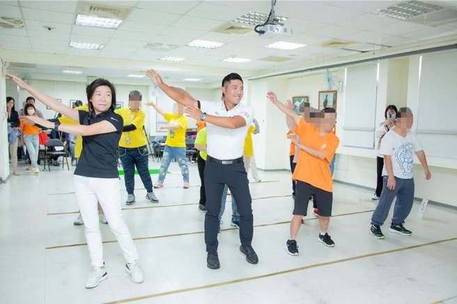 潘政琮已连续四年举办公益活动，还为心智障碍学员办一场别开生面的高球趣味竞赛。（第一社福基金会提供／林良齐台北传真）