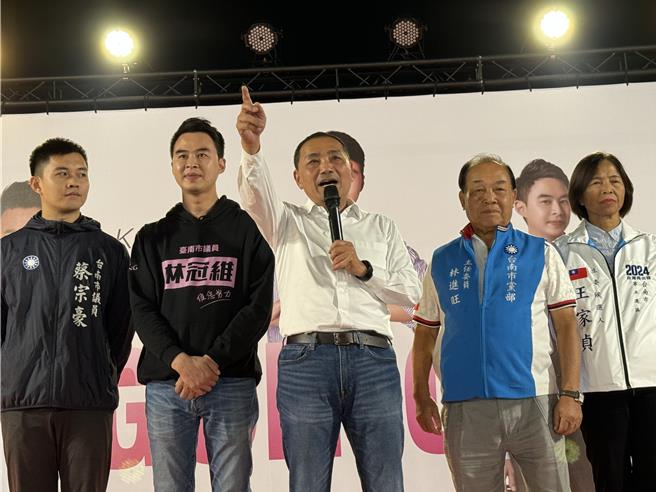 侯友宜吁请乡亲支持国民党提名立委参选人。（曹婷婷摄）