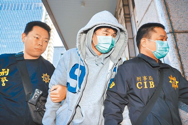 SBL裕隆队涉嫌集体打假球，士林地检署日前大动作约谈16人，队上主力球员柯旻豪（中）18日被法官认定有勾串共犯、证人之虞，裁定收押禁见。（本报资料照片）（《中国时报》提醒您：聚眾赌博恐触犯刑法）