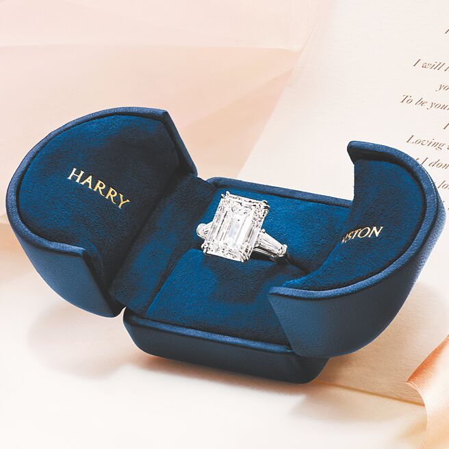 海瑞温斯顿Classic Winston系列婚戒，款式奢华破表。（Harry Winston提供）