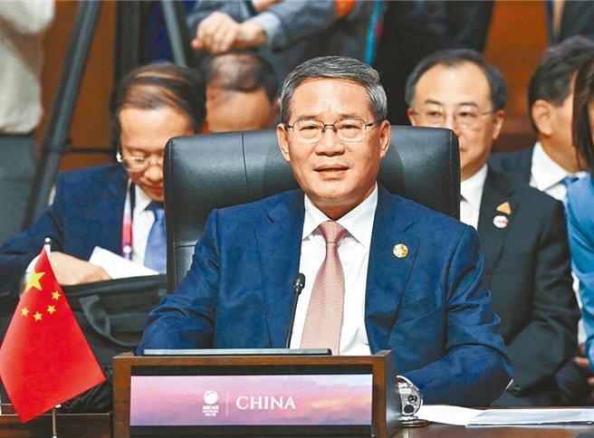 大陆国务院总理李强22日出席G20领导人视讯峰会时，认为应继续坚持发展优先，反对把发展问题泛政治化、泛安全化。（新华社）