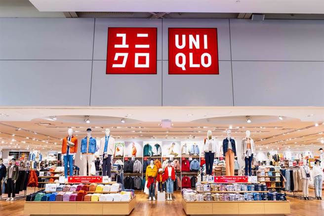 UNIQLO感謝祭12月1日開跑，最便宜商品只要99元，滿額還送贈品。（示意圖／Shutterstock）