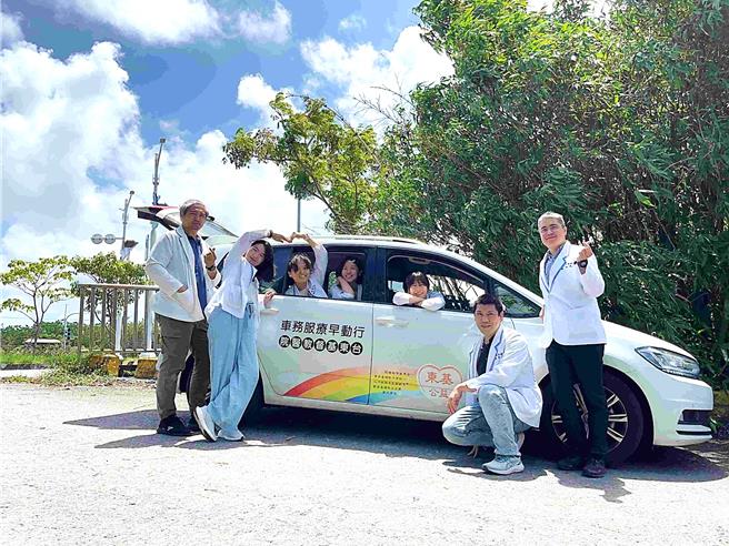 台东基督教医院行动早疗团队自驾服务车前进偏乡，为无法到医院的学龄前早疗孩童进行疗育服务，服务车累计里程数已可去1趟月球。（台东基督教医院提供／萧嘉蕙台东传真）