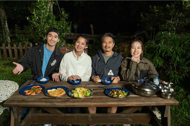 涂善存（左起）、陳明真、李興文、巴鈺錄製節目。（東森綜合台提供）