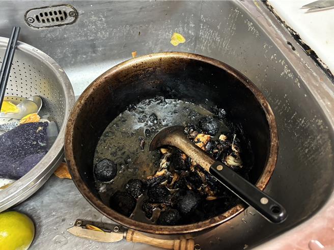 2023年11月23日新北市／新北市消防局今（23）日表示，树林区及三峡区1天内连续发生3起厨房炊事不慎之火警案件，皆为民眾炖煮食物却忘记关火。（新北市消防局第五大队提供／刘玮晴新北传真）