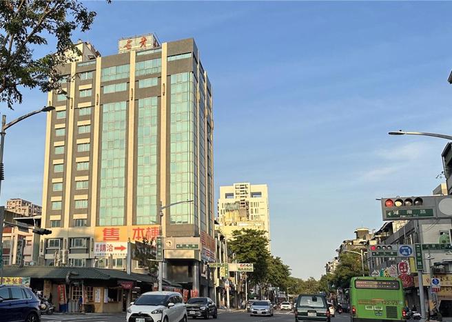 「名贵大饭店」开价2.9亿元求售，据悉是老板想退休、二代没意愿接手，但已有多组人马洽谈中。（柯宗纬摄）