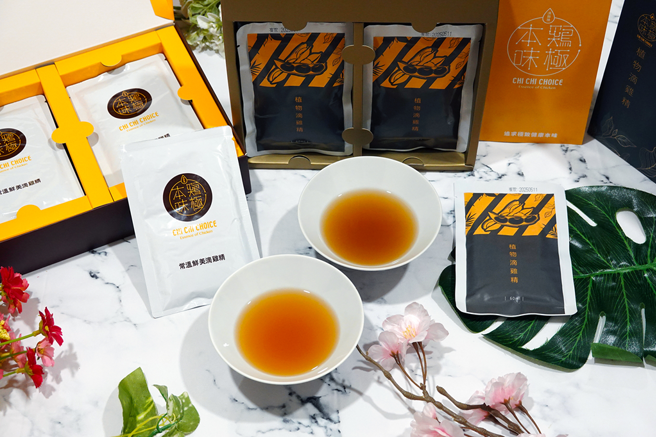 鸡极本味滴鸡精以严选的臺湾古早鸡提炼而成。（图／鸡极本味提供）