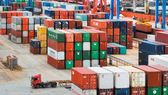 我国出口在9月年增率就转正了，但工业生产指数却拉出连17黑，经济部解释，有两大原因造成现在两者区是背离。(资料照)