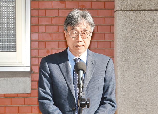 农业部代理部长陈骏季22日出席立法院经济委员会，针对蛋价可能持续下探，陈表示国内的鸡蛋，还是维持每天供应2400万颗上下，已经满足国内需求。（姚志平摄）