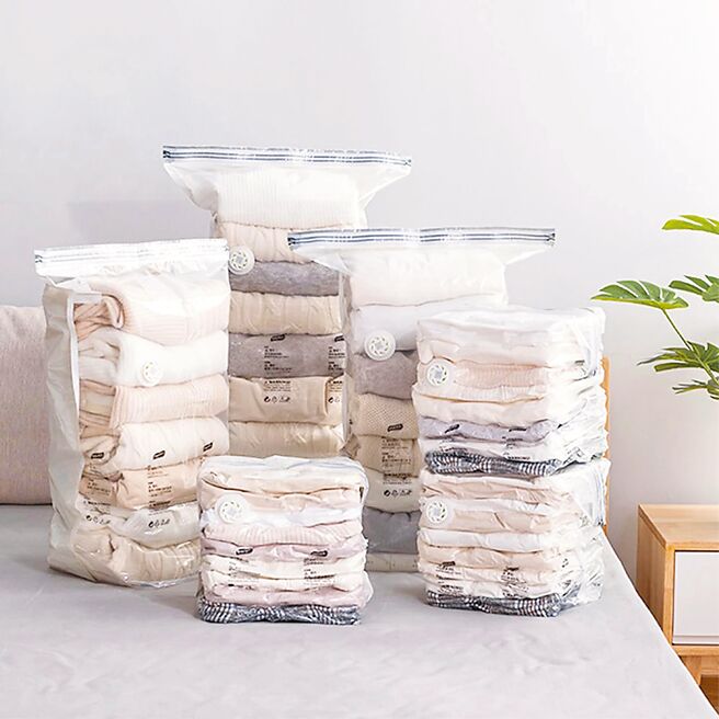 momo「太力」多入組-全系列免抽氣真空壓縮袋，可重覆使用專利加厚款，即日起至11月30日，活動價311元。（momo提供）