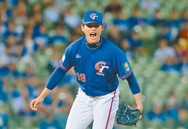 张奕2019年在世界棒球12强赛大放异彩。（本报资料照片）