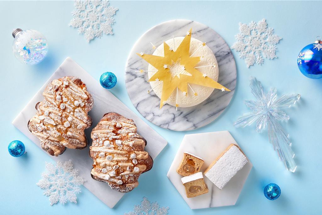 台北寒舍艾美酒店「巧克光廊」自11月25日起至12月28日止，推出三款應景的限定糕點，「聖誕光芒」聖誕節蛋糕、「史多倫」與「潘娜多尼」，每個280元起。（圖／寒舍艾美提供）