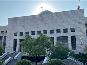 3岁女童遭母亲男友凌虐致死 二审裁定延押2月