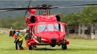 花蓮山區1天2起高山症待援 都靠直升機吊掛下山就醫
