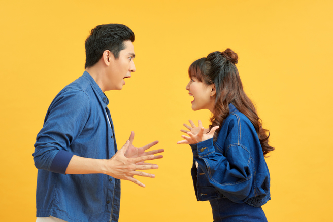 狮子座一旦觉得被设计就会毁约，若达不到需求，还会找时间再翻桌，翻桌率达百分之百。（示意图／达志影像／shutterstock）