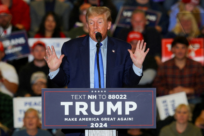 阿根廷总统当选人米雷伊的办公室今天表示，美国前总统川普跟米雷伊通电话，并表示会到阿根廷首都布宜诺斯艾利斯（Buenos Aires）拜访米雷伊。(图/ 路透社)