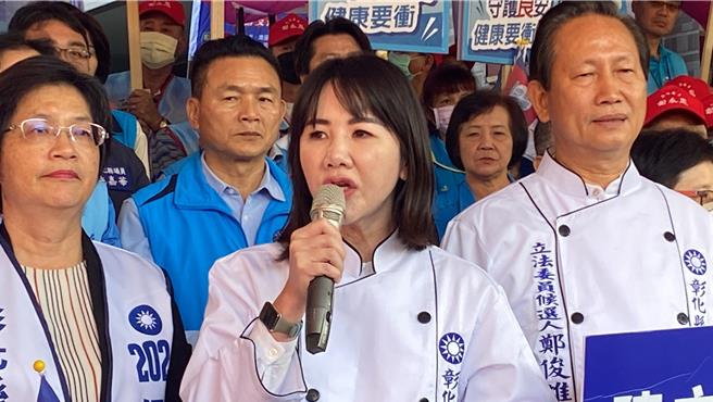 身兼国民党中常委、立委及县党部主委等职务的谢衣凤（中）透露，目前侯友宜最有可能的副手人选就是国民党副主席夏立言。（孙英哲摄）