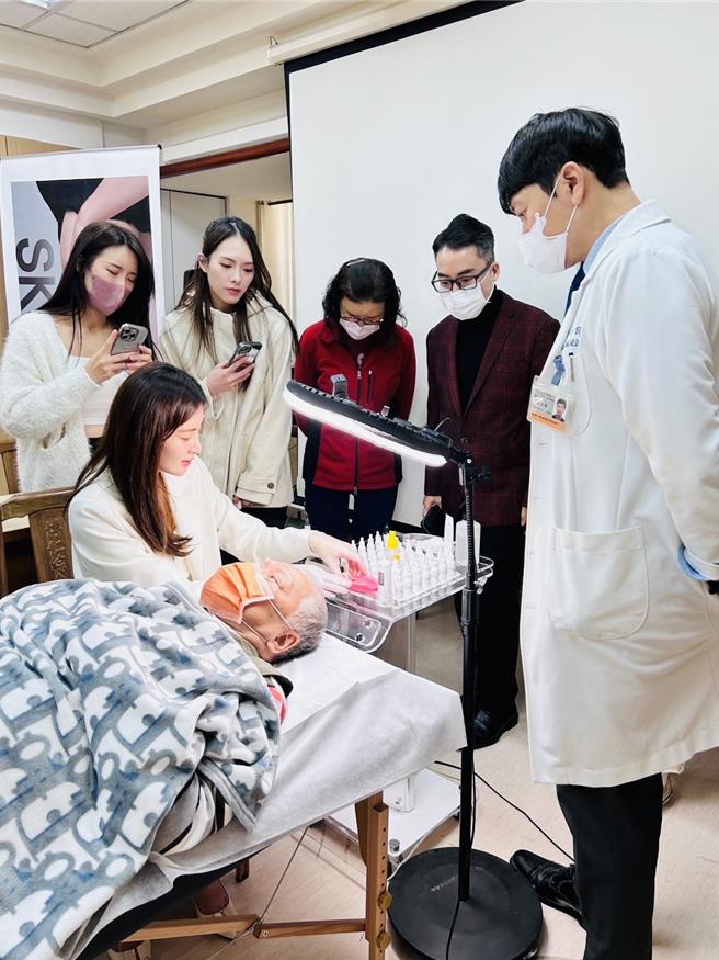 「纹绣教主」靳筱葳希望透过专业，帮助大家重拾美好人生。（翰森娱乐提供）