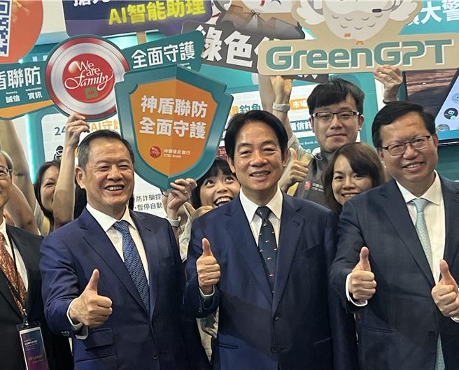 蓝白分手擂台 昨晚睡得好吗？赖清德给了「一如往常」的微笑。曾薏苹摄