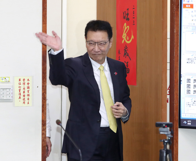  國民黨副總統候選人趙少康（見圖）遭綠營抹紅，重砲回嗆民進黨「老狗變不出新把戲」。 （鄭任南攝）